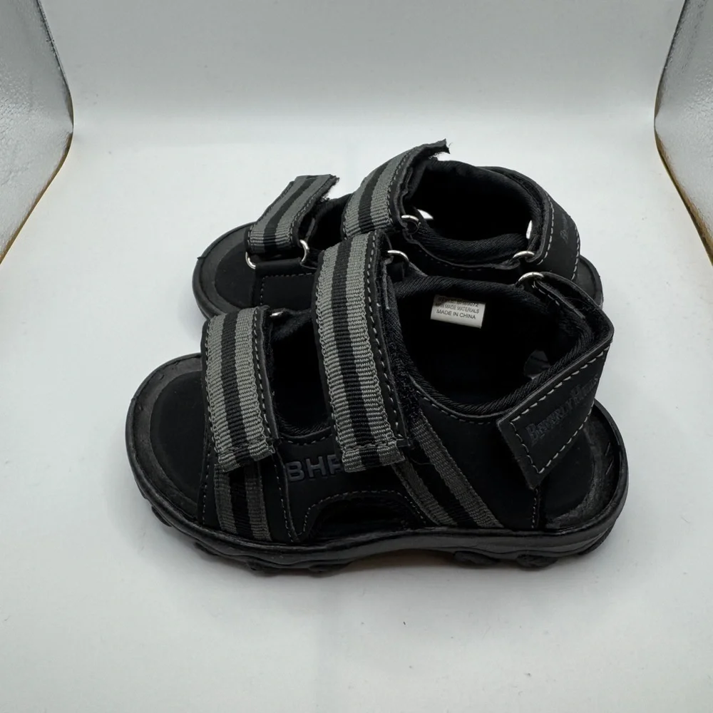 NWOT Beverly Hills Polo Club Size 6 Boys Girls Kids Black Gray Velcro Sandals